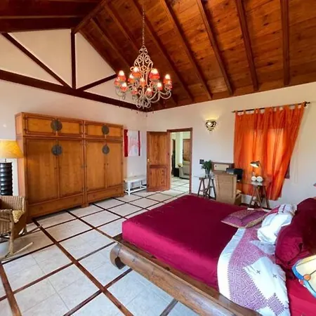 Casa De Lujo Y Mucho Encanto